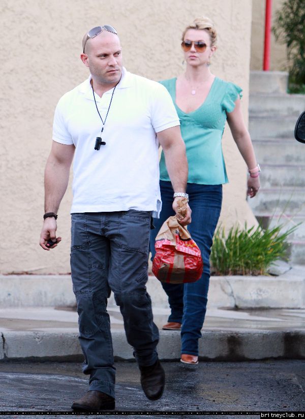 Бритни в Вудленд Хиллз028.jpg(Бритни Спирс, Britney Spears)