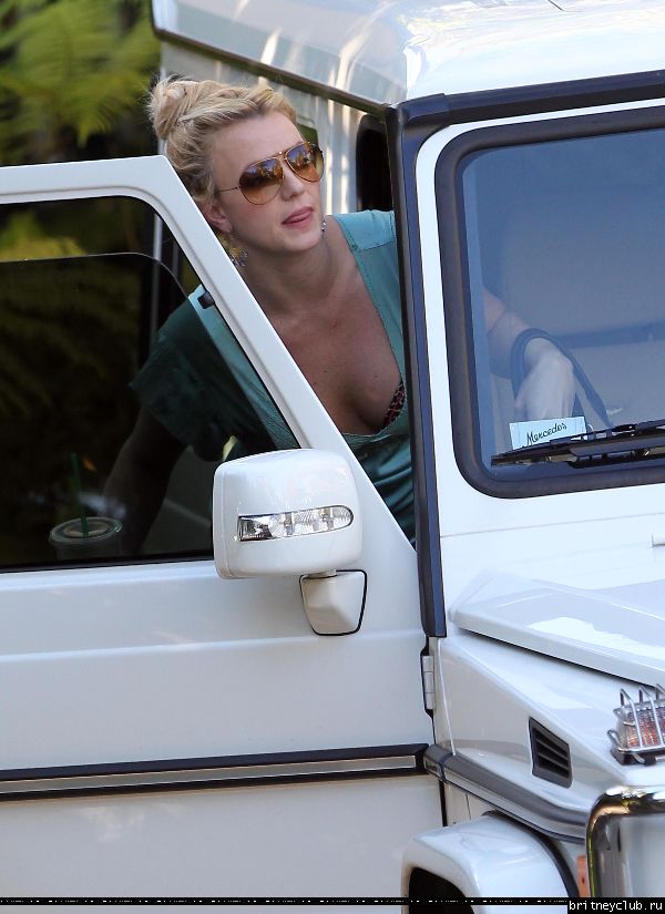 Бритни в Вудленд Хиллз048.jpg(Бритни Спирс, Britney Spears)