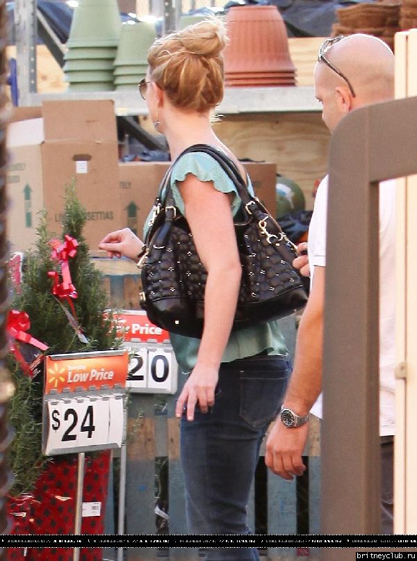 Бритни в Вудленд Хиллз067.jpg(Бритни Спирс, Britney Spears)