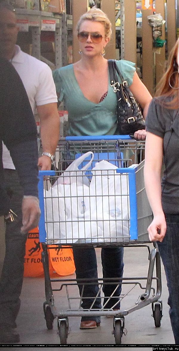 Бритни в Вудленд Хиллз103.jpg(Бритни Спирс, Britney Spears)