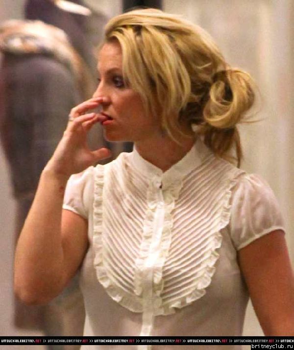 Бритни в ТЦ  Westfield Mall17.jpg(Бритни Спирс, Britney Spears)