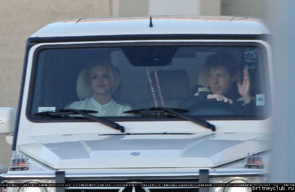 Бритни покидает торговый центр Westfield Mall11.jpg(Бритни Спирс, Britney Spears)