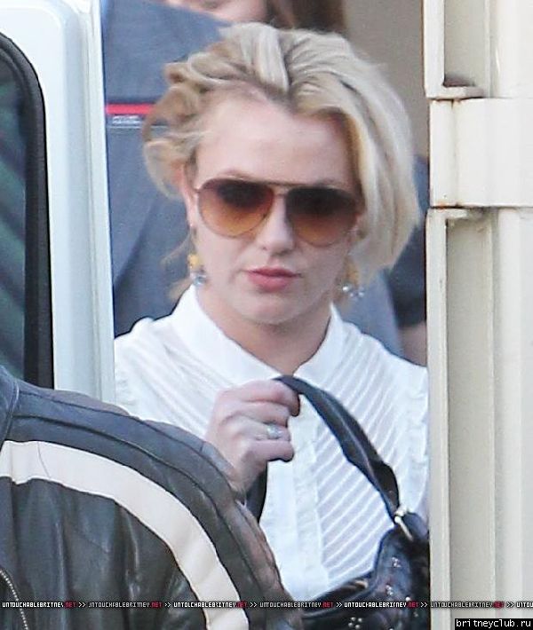 Бритни покидает торговый центр Westfield Mall45.jpg(Бритни Спирс, Britney Spears)