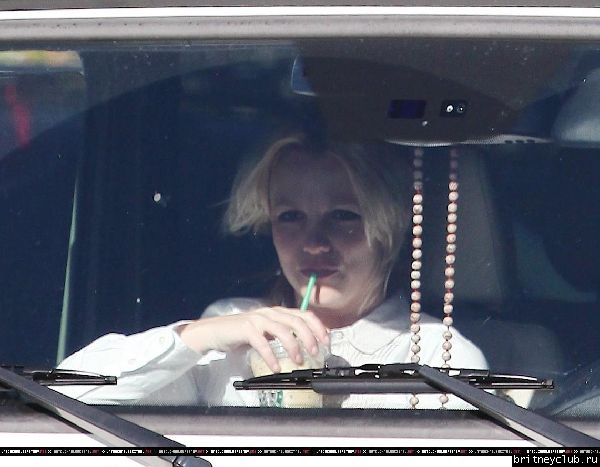 Бритни в Калабасасе05.jpg(Бритни Спирс, Britney Spears)