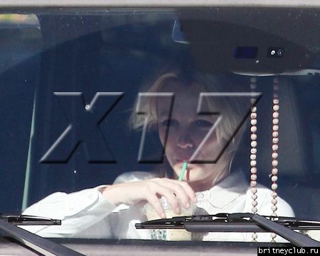 Бритни в Калабасасе07.jpg(Бритни Спирс, Britney Spears)
