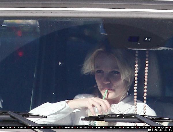Бритни в Калабасасе11.jpg(Бритни Спирс, Britney Spears)