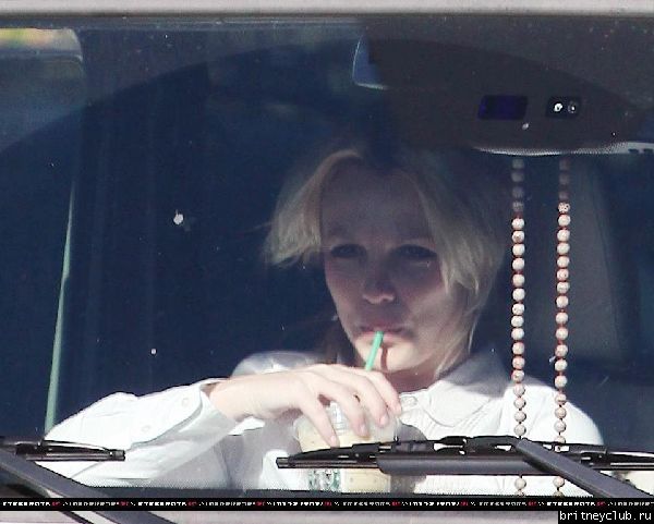 Бритни в Калабасасе12.jpg(Бритни Спирс, Britney Spears)