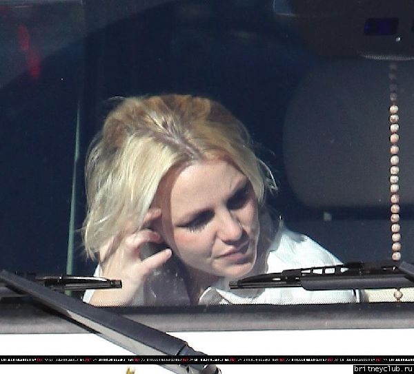 Бритни в Калабасасе17.jpg(Бритни Спирс, Britney Spears)