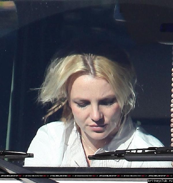 Бритни в Калабасасе18.jpg(Бритни Спирс, Britney Spears)