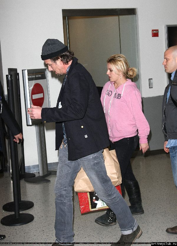 Бритни в аэропорту JFK в Нью-Йорке04.jpg(Бритни Спирс, Britney Spears)