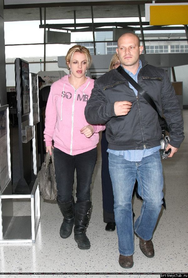 Бритни в аэропорту JFK в Нью-Йорке13.jpg(Бритни Спирс, Britney Spears)