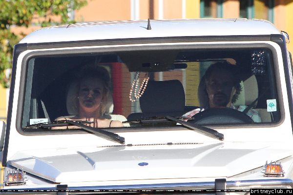 Бритни и Джейсон в Burbank30.jpg(Бритни Спирс, Britney Spears)