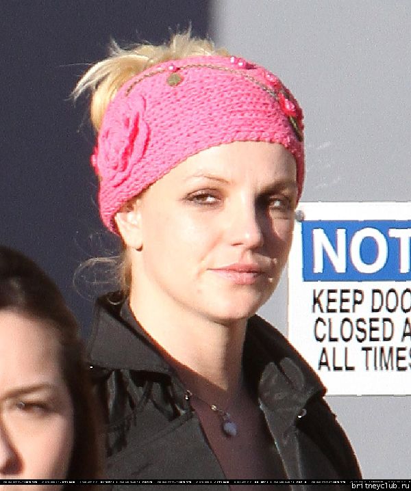 Бритни посещает кинотеатр в Калабасасе22.jpg(Бритни Спирс, Britney Spears)