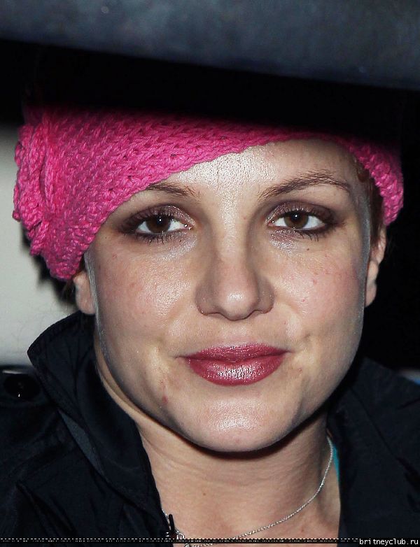 Бритни посещает кинотеатр в Калабасасе69.jpg(Бритни Спирс, Britney Spears)