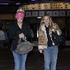 Бритни посещает кинотеатр в Калабасасе
