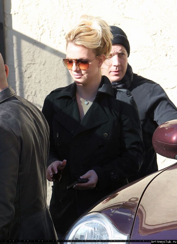 Бритни посещает салон в ТЦ Commons 16.jpg(Бритни Спирс, Britney Spears)
