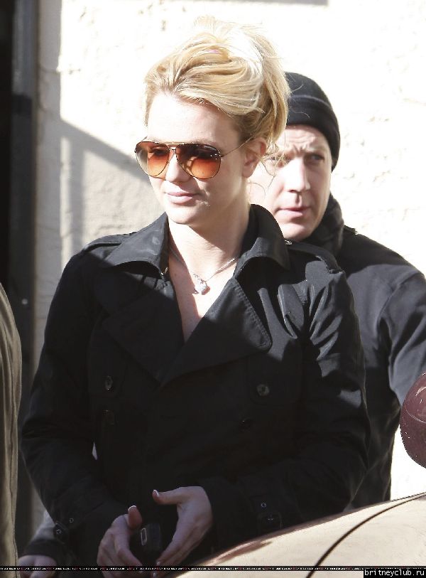 Бритни посещает салон в ТЦ Commons 24.jpg(Бритни Спирс, Britney Spears)