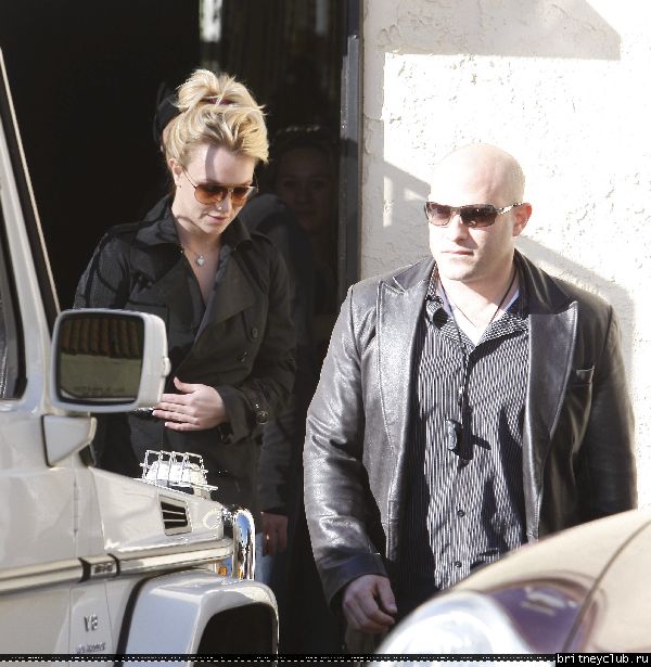 Бритни посещает салон в ТЦ Commons 25.jpg(Бритни Спирс, Britney Spears)
