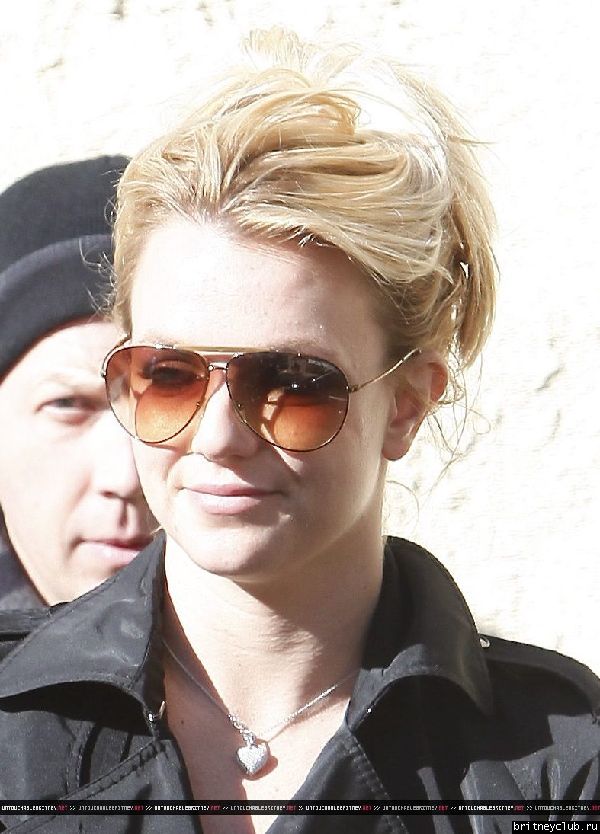 Бритни посещает салон в ТЦ Commons 28.jpg(Бритни Спирс, Britney Spears)