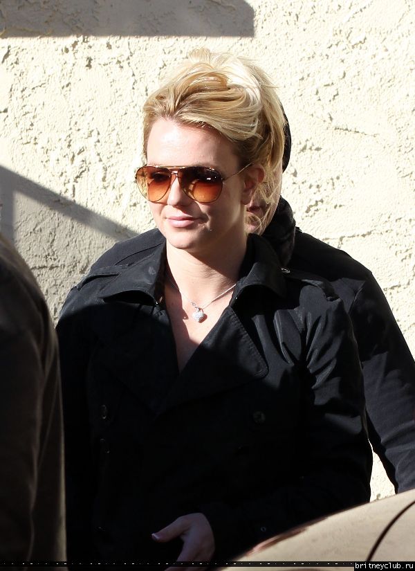 Бритни посещает салон в ТЦ Commons 40.jpg(Бритни Спирс, Britney Spears)