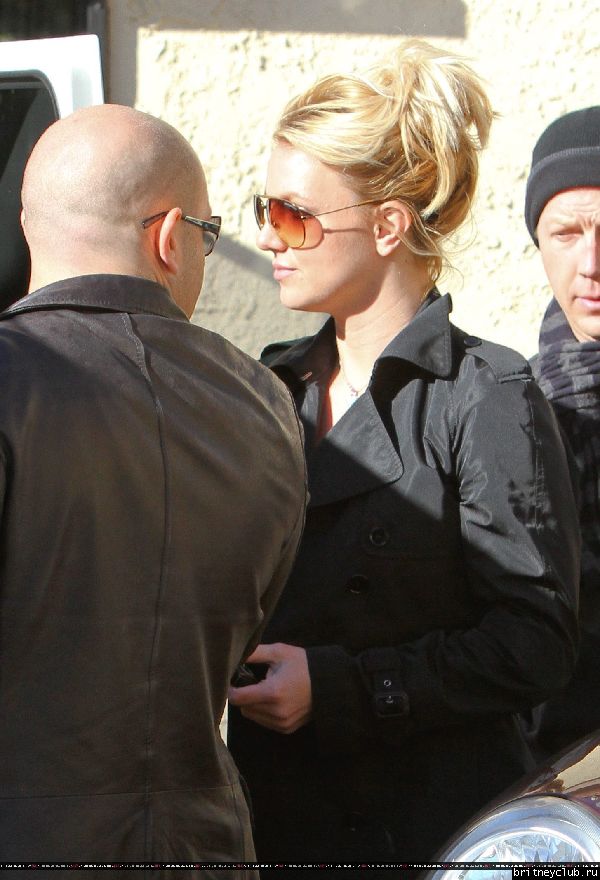 Бритни посещает салон в ТЦ Commons 47.jpg(Бритни Спирс, Britney Spears)