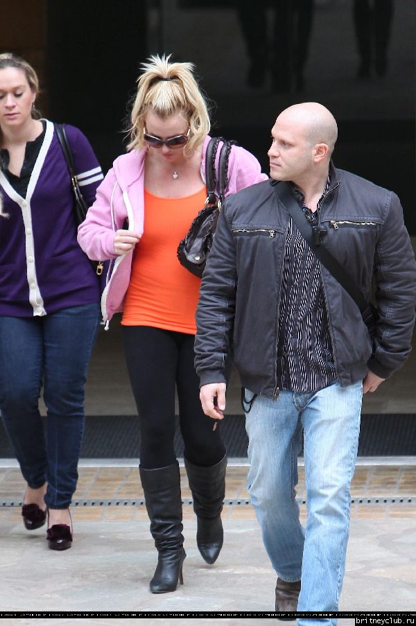 Бритни посещает студию танца в Голливуде27.jpg(Бритни Спирс, Britney Spears)