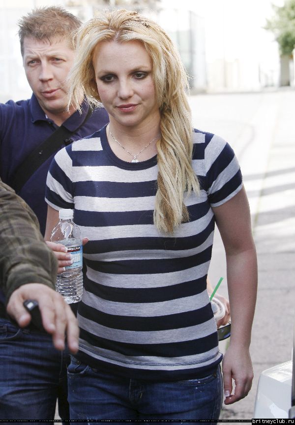 Бритни покидает танцевальную студию13.jpg(Бритни Спирс, Britney Spears)