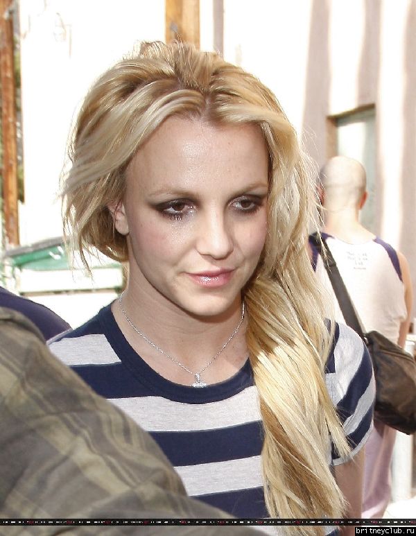 Бритни покидает танцевальную студию14.jpg(Бритни Спирс, Britney Spears)
