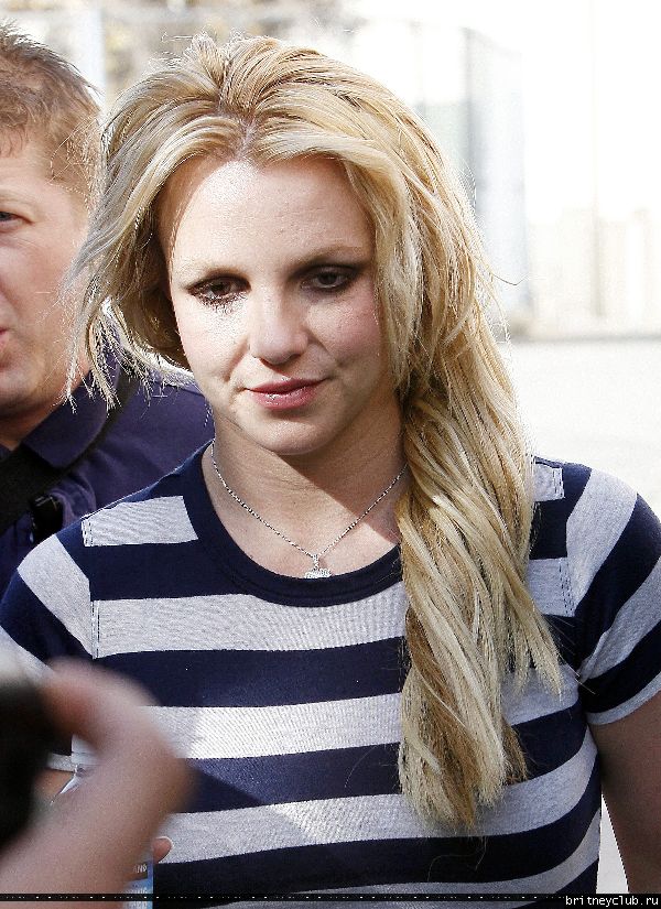 Бритни покидает танцевальную студию20.jpg(Бритни Спирс, Britney Spears)