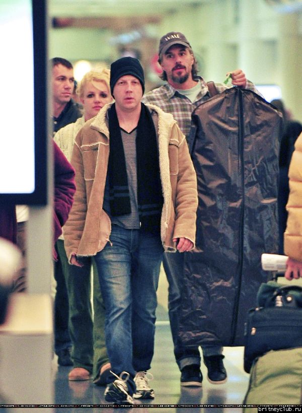 Бритни и Джейсон в аэропорту LAX01.jpg(Бритни Спирс, Britney Spears)