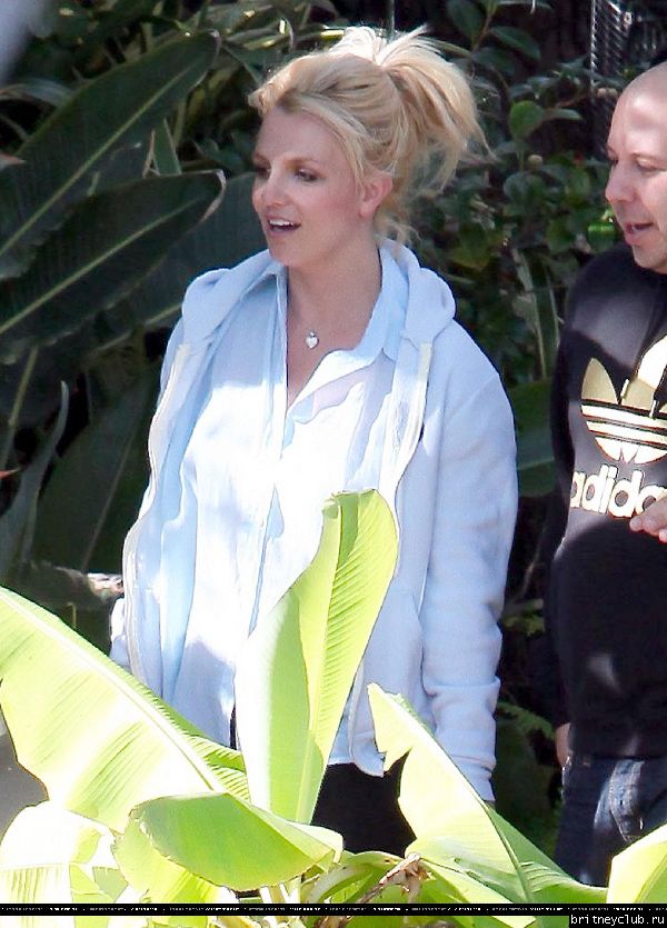 Бритни покидает студию Conway09.jpg(Бритни Спирс, Britney Spears)