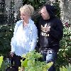 Бритни покидает студию Conway