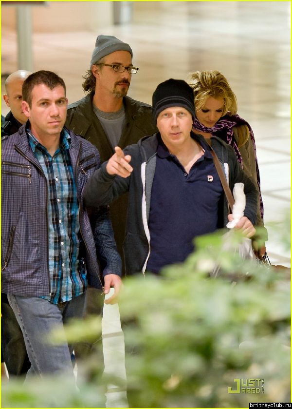 Бритни и Джейсон в аэропорту LAX3.jpg(Бритни Спирс, Britney Spears)