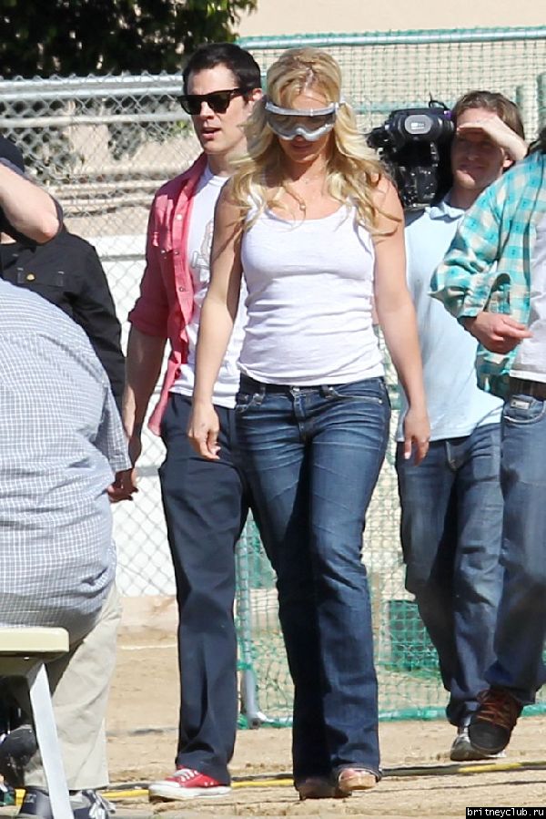 Бритни на съемках юмористической сценки для шоу Jimmy Kimmel17.jpg(Бритни Спирс, Britney Spears)
