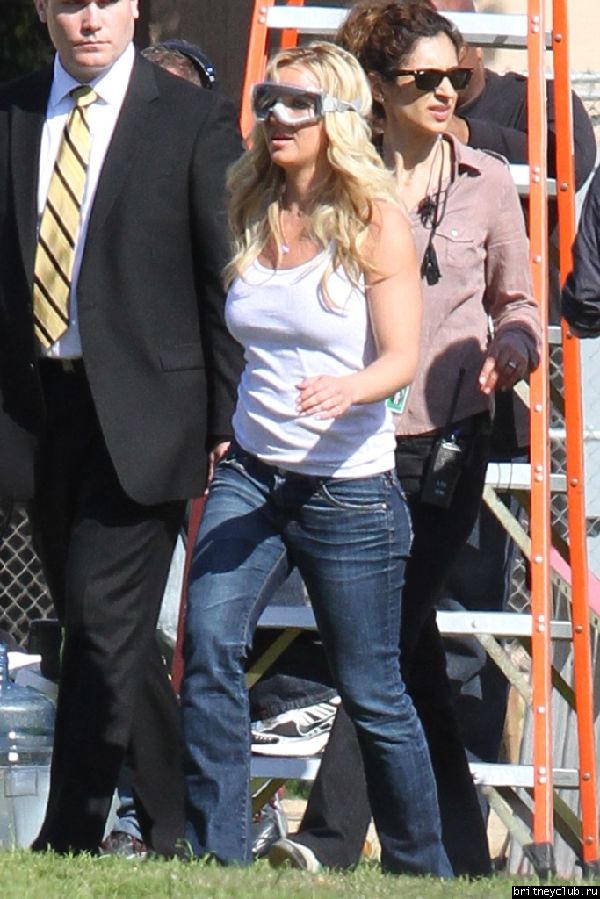 Бритни на съемках юмористической сценки для шоу Jimmy Kimmel23.jpg(Бритни Спирс, Britney Spears)