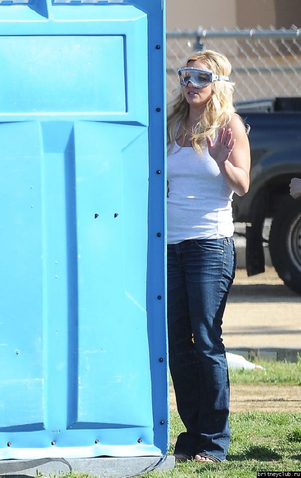 Бритни на съемках юмористической сценки для шоу Jimmy Kimmel47.jpg(Бритни Спирс, Britney Spears)