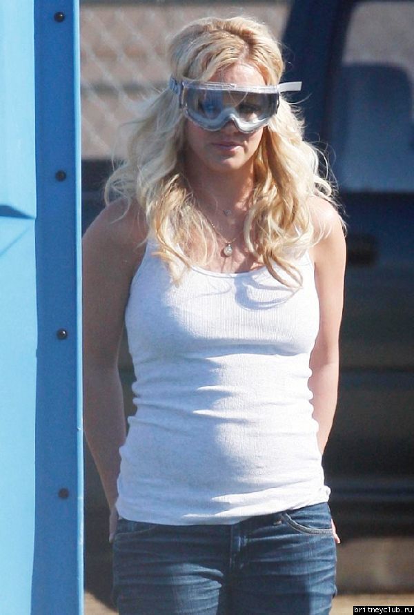 Бритни на съемках юмористической сценки для шоу Jimmy Kimmel59.jpg(Бритни Спирс, Britney Spears)