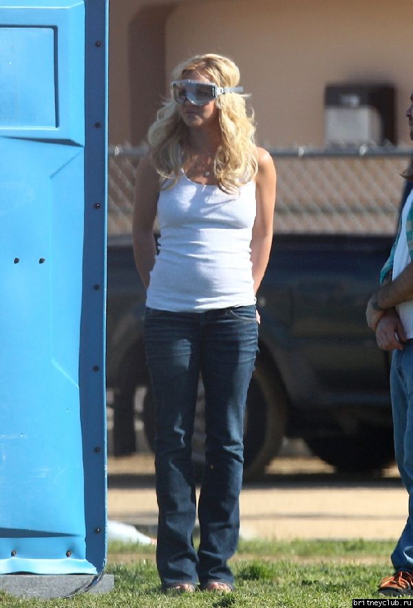 Бритни на съемках юмористической сценки для шоу Jimmy Kimmel65.jpg(Бритни Спирс, Britney Spears)