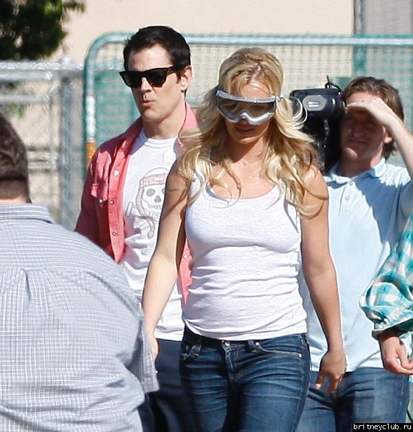 Бритни на съемках юмористической сценки для шоу Jimmy Kimmel67.jpg(Бритни Спирс, Britney Spears)