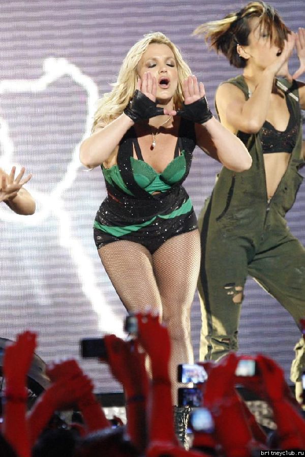 Выступление Бритни на шоу Jimmy Kimmel (Till The World Ends)57.jpg(Бритни Спирс, Britney Spears)