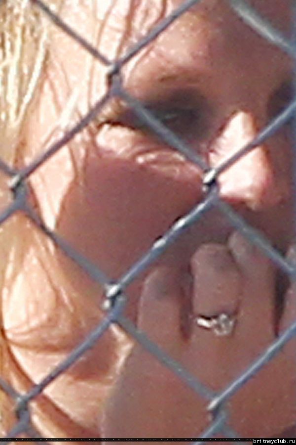 Бритни на игре Sunrise Little League46.jpg(Бритни Спирс, Britney Spears)