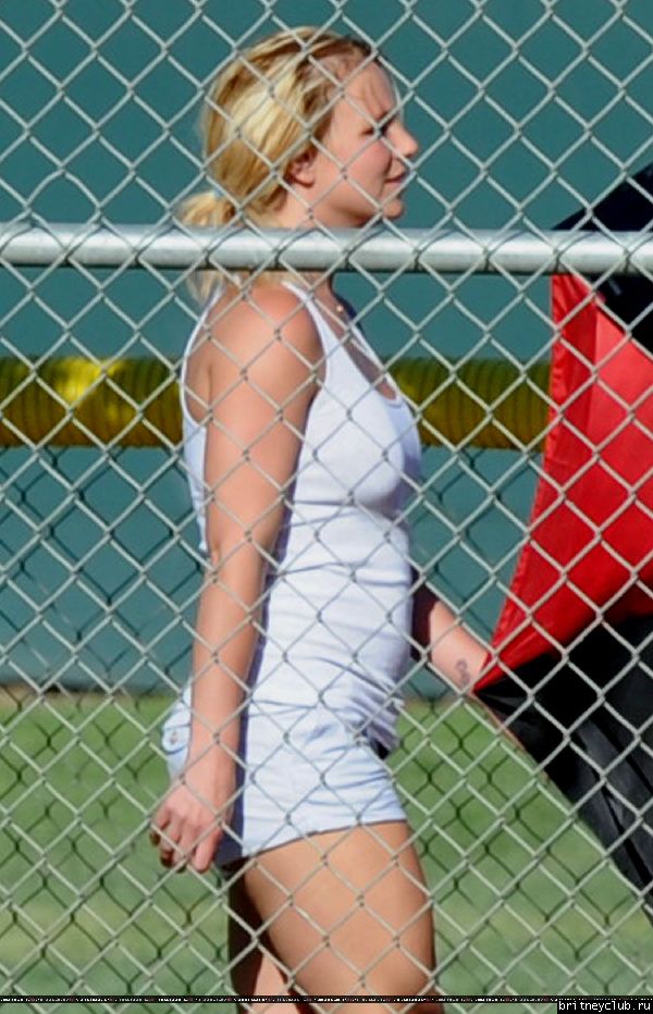 Бритни на игре Sunrise Little League55.jpg(Бритни Спирс, Britney Spears)