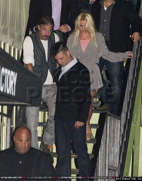 Бритни покидает клубы Troubadour и Factory06.jpg(Бритни Спирс, Britney Spears)