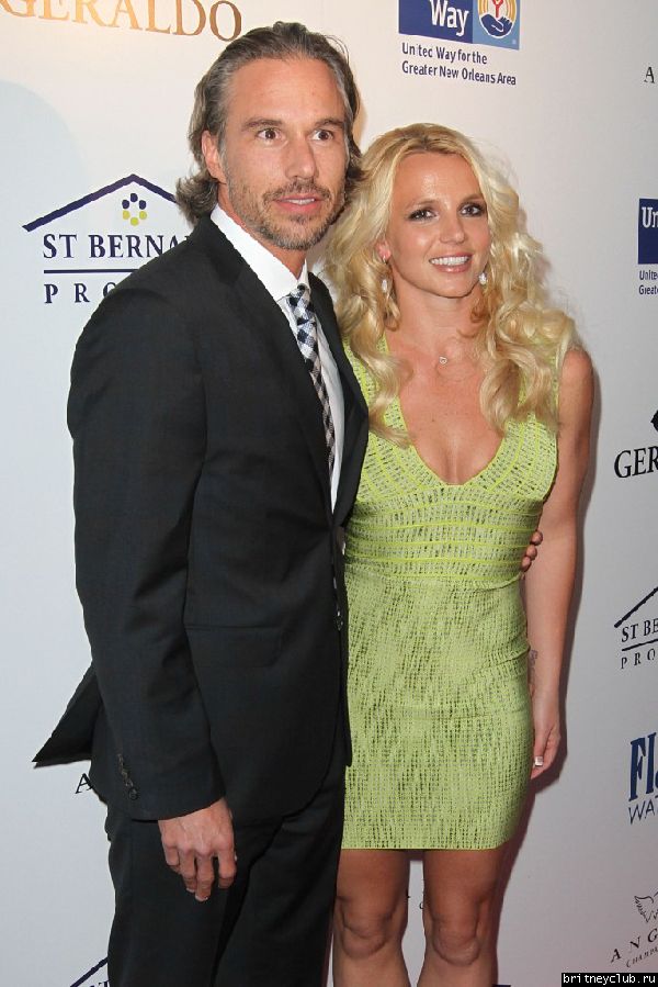 Бритни на благотворительном вечере Southern Style St Bernard Project Event015.jpg(Бритни Спирс, Britney Spears)