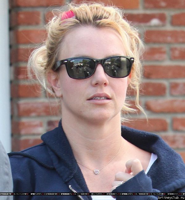 Бритни в Калабасасе02.jpg(Бритни Спирс, Britney Spears)