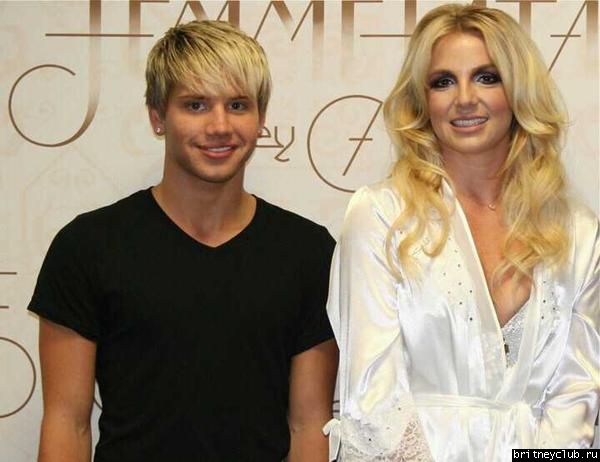 The Femme Fatale Tour в Кливленде (перед концертом)1.jpg(Бритни Спирс, Britney Spears)