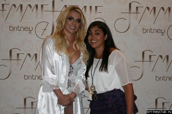The Femme Fatale Tour в Филадельфии (перед концертом)9.jpg(Бритни Спирс, Britney Spears)