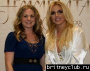 The Femme Fatale Tour в Вашингтоне (перед концертом)2.jpg(Бритни Спирс, Britney Spears)