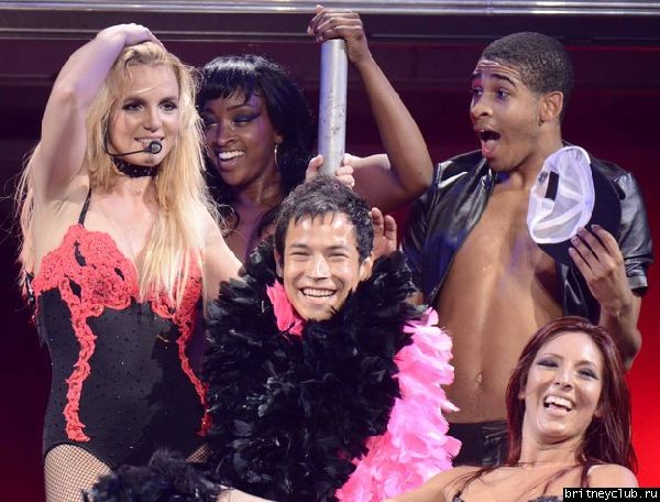The Femme Fatale Tour в Шарлотте17.jpg(Бритни Спирс, Britney Spears)