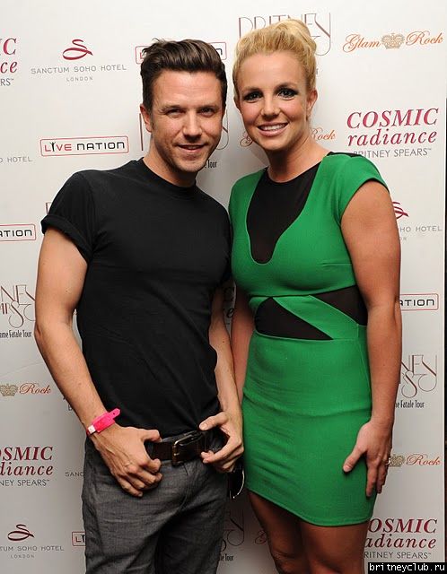 Бритни на вечеринке European Femme Fatale Tour Launch Party15.jpg(Бритни Спирс, Britney Spears)